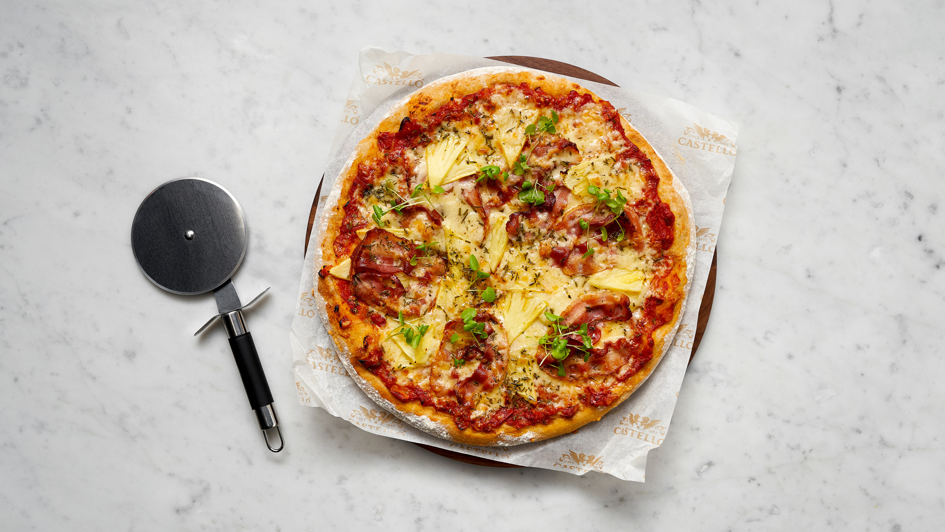 HAWAIIAN PIZZA WITH CREAMY HAVARTI CHEESE Castello®️