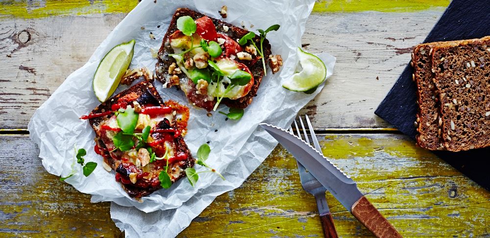 Hot open faced sandwich with chorizo and Creamy White