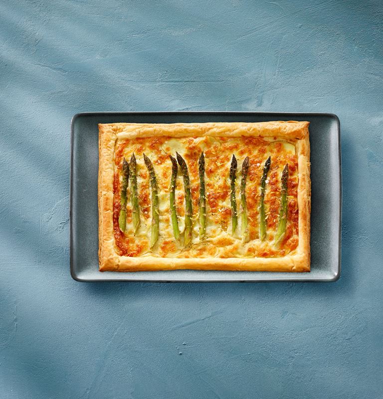 Potato and asparagus puff pastry tart with Castello® cheese bake