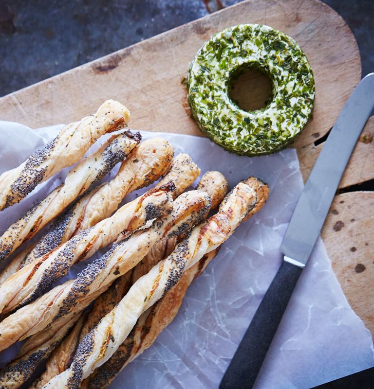 PUFF PASTRY GRISSINI BREADSTICKS WITH CREAM CHEESE 