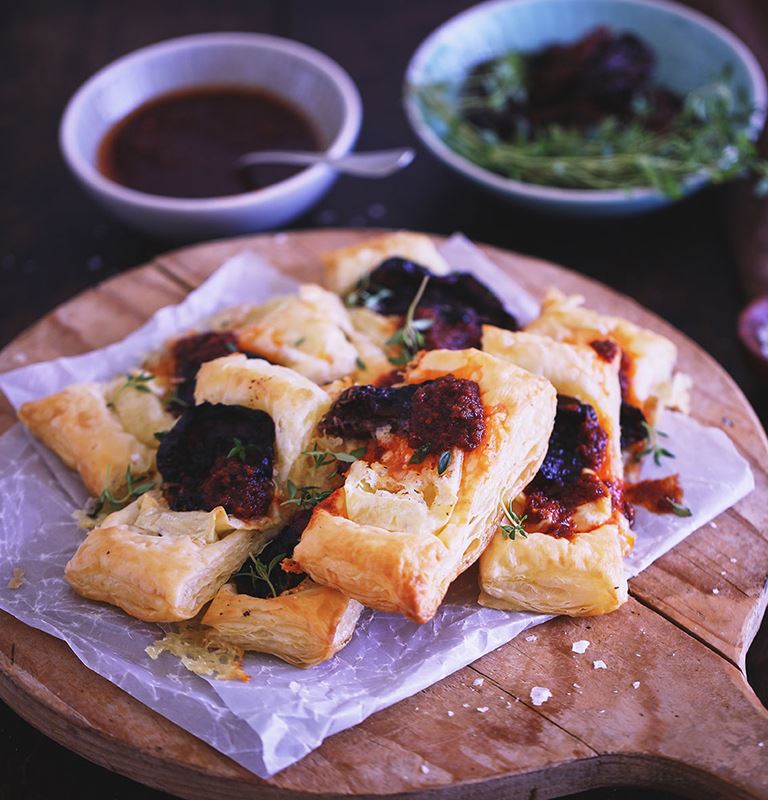 Puff pastry with Creamy White and semi-dried tomatoes