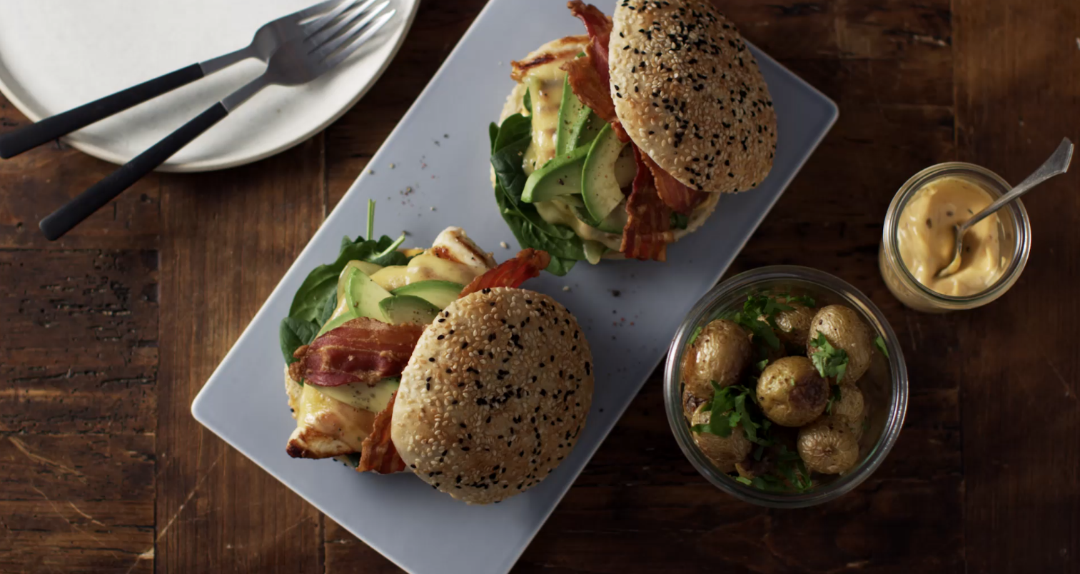 Spicy chicken burger with Mature Cheddar