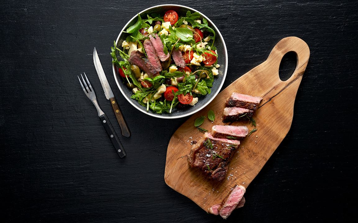Steak salad with Castello Extra Mature Cheddar