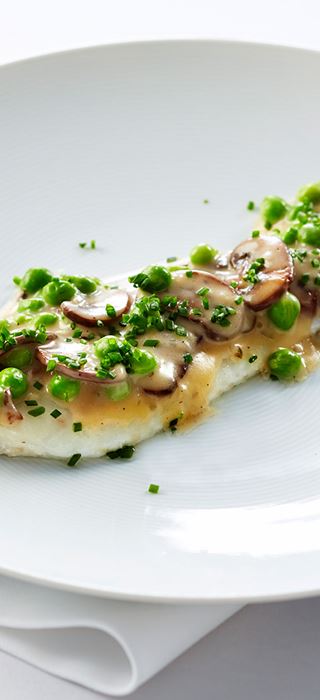 Baked sole with mushrooms & peas