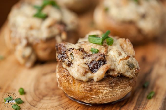 Blue cheese, bacon and cranberry stuffed mushrooms