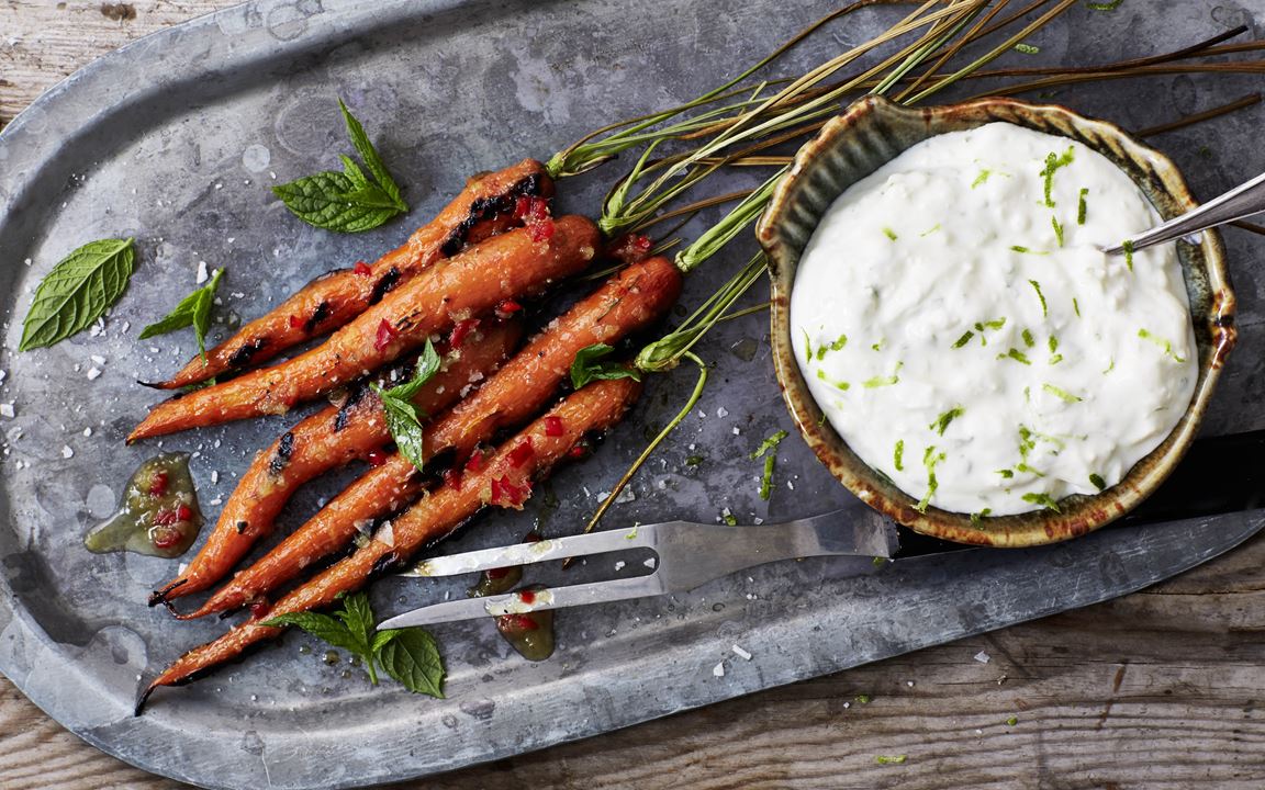 Grilled carrots with honey glaze and cheese cream