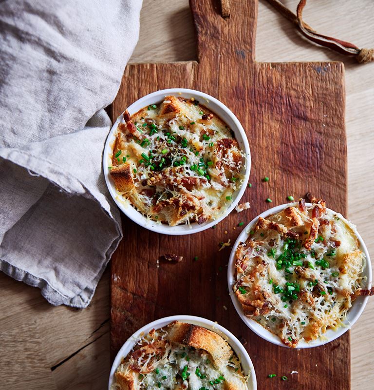 Mature cheddar cups with eggs, bacon and chive