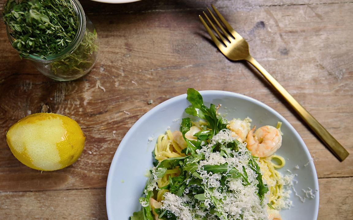 Shrimp pasta with lemon and cheddar sauce
