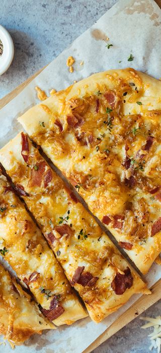 Smoked Fontina Pizza with Caramelized Onions and Bacon | Castello