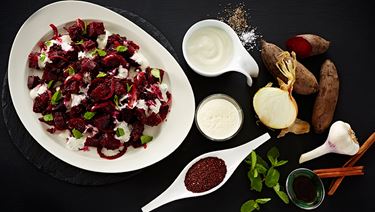 Baked beetroot salad with quinoa and mint cream