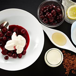 Baked cherries with brown sugar cream