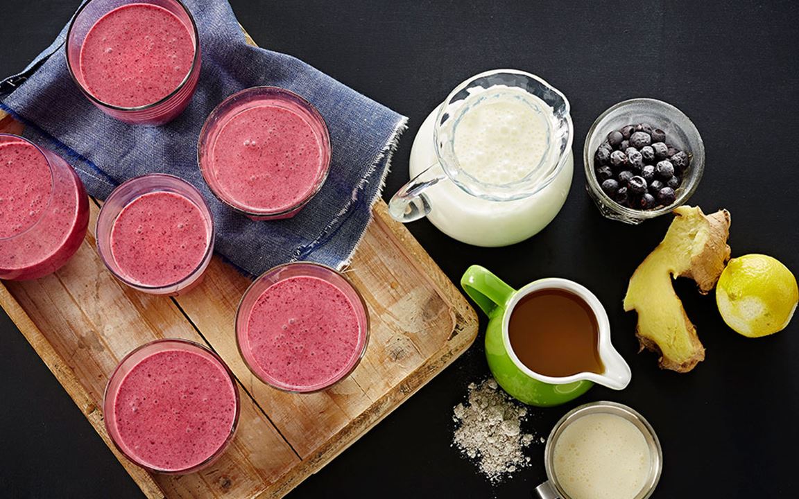Blackcurrant smoothie with buttermilk and cream | Arla® Pro MENA
