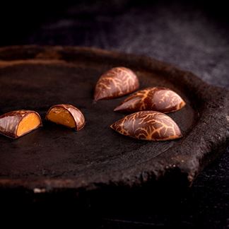 Filled Chocolates: Caramel Ganache With Tonka