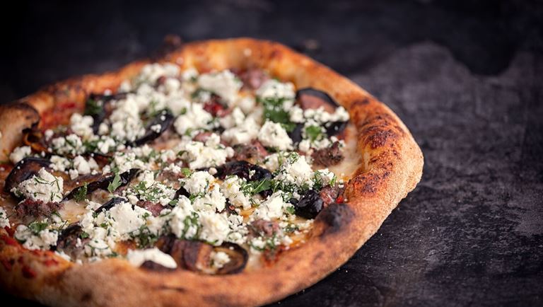 Pizza with lamb