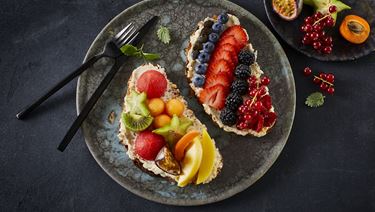 Fruchtiger Toast mit Ananas-Frischkäse