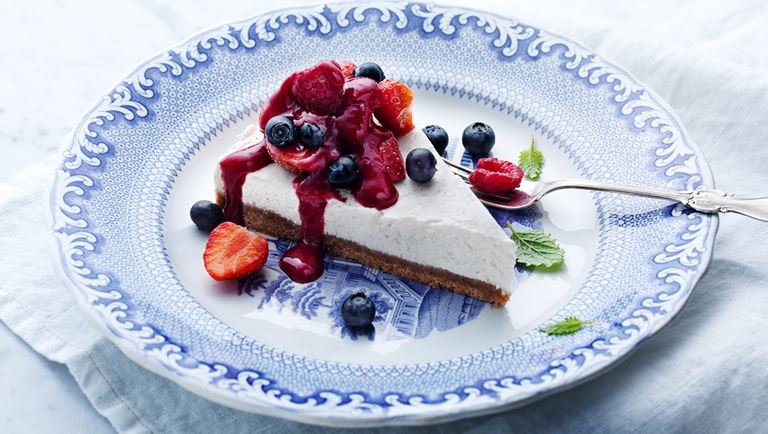 New York Style Cheesecake mit Arla Buko® der Sahnige und Beeren