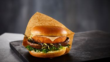 Portobello Cheeseburger mit Crispy Coated Cheese Patties