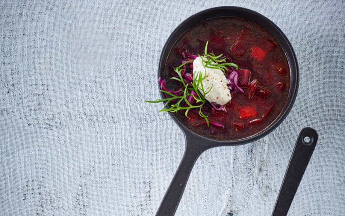 Rote-Bete-Suppe mit Meerrettichschaum