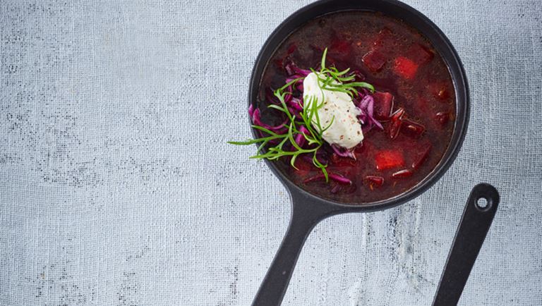 Rote-Bete-Suppe mit Meerrettichschaum