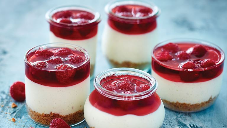 Hytteost cheesecake med hindbærgele