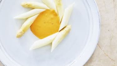 Raputahnalla maustettu Hollandaise
