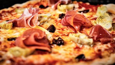 Roomalainen pizza: Capricciosa