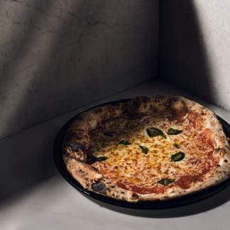 Recette de pizza rapide et simple à la mozzarella gros brins 