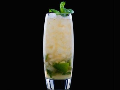 Läskande drink som med fördel serveras med massor av is.