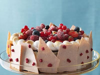 En vanlig bärtårta som fått en lemontwist med choklad, lemoncurd och crunch.