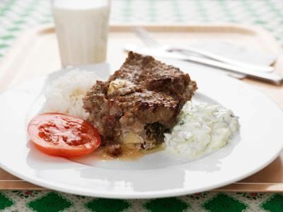 I en liten skola är det lättare att laga utifrån barnens perspektiv. Hos oss är broccoli "livsfarligt" men uppskattat när barnen får den med köttfärs och tsatsiki.
