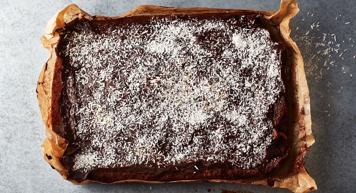 En mjuk kaka som smälter i munnen. Kraftig smak av choklad både i kakan och i glasyren.