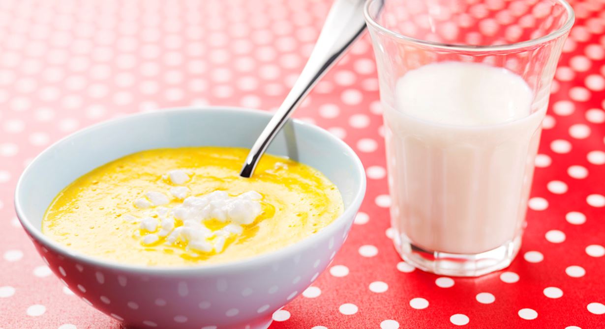 Både den härliga färgen och den välbekanta smaken lockar. Mumsiga morötter som förvandlas till soppa uppskattas av de små. En klick cottage cheese ger extra energi. Servera den på eller i en skål bredvid soppan. Du vet bäst vad dina ungar gillar.
