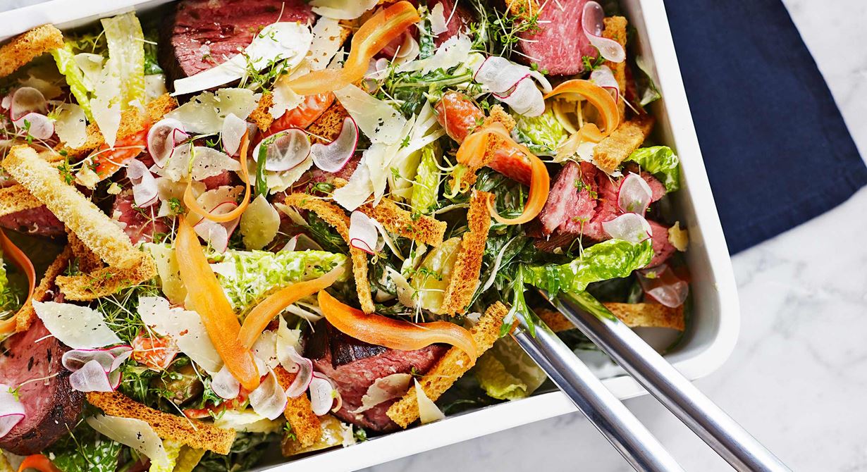 Långbakat högrevshjärta som bakas i minst tolv timmar smakar som hängmörad entrecote. Smart sätt att få billigt kött och bra ekonomi i det man gör.