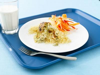 En mild men ändå smakrik fisk med viss sötma från honung. Vi har mycket kryddor i maten och vet vilka blandningar och vilken smakstyrka våra elever uppskattar. Den här är poppis.