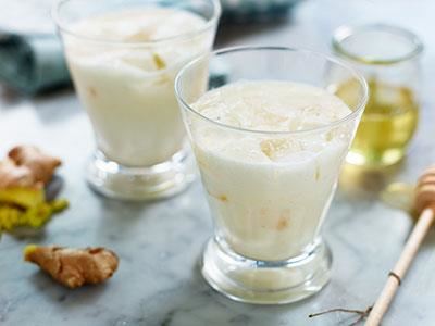 En härligt krämig smoothie med klassiska smaker som är utmärkt till frukost och mellanmål, skapad av Daniel Engellau.