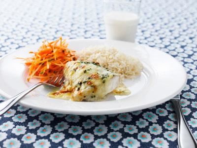 Vi jobbar alltid med färsk fisk. Enkla smaker passar våra gäster. Men vi försöker variera smakerna eftersom vi serverar fisk två gånger i veckan.