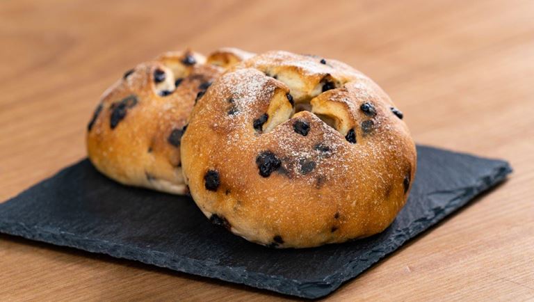 Cream Cheese Bread with Mix Berry Fruits 