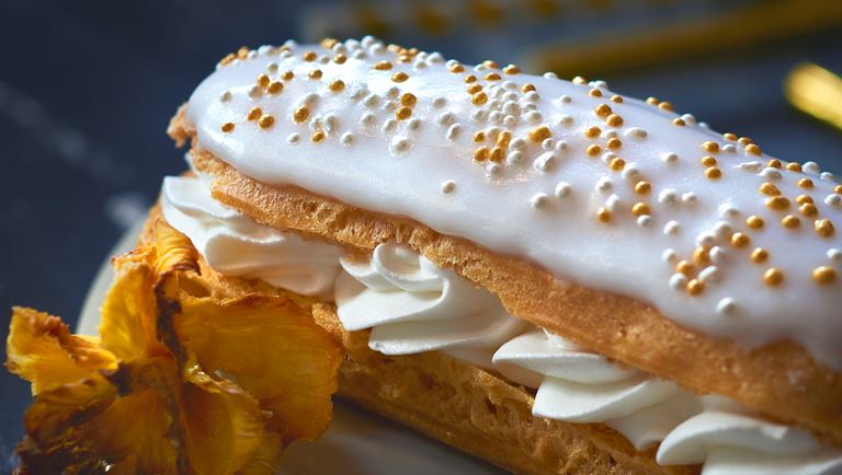 Pina Colada Éclair