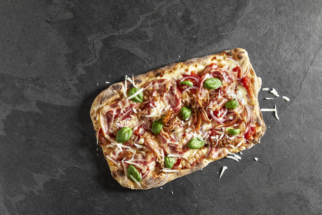 Pancetta & Pecorino Pizza | Chef's recipe | Arla® Pro