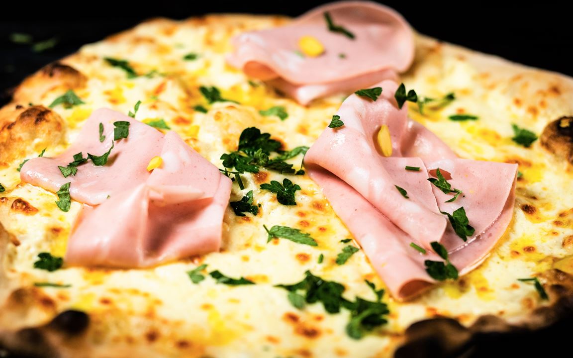 Roman Pizza Bianco: Mortadella