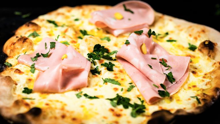 Roman Pizza Bianco: Mortadella