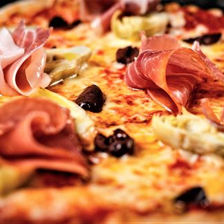 Roman Pizza: Capricciosa