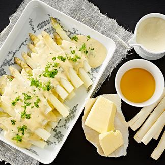 Steamed White Asparagus With Creamy Chervil Mousseline 