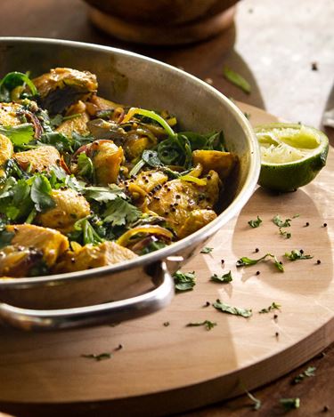 CHICKEN, RED LENTIL AND SPINACH CURRY