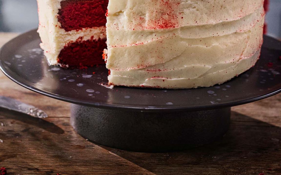 hjørne Husk oversættelse Red velvet-kage med frosting af flødeost og smør | Lurpak®
