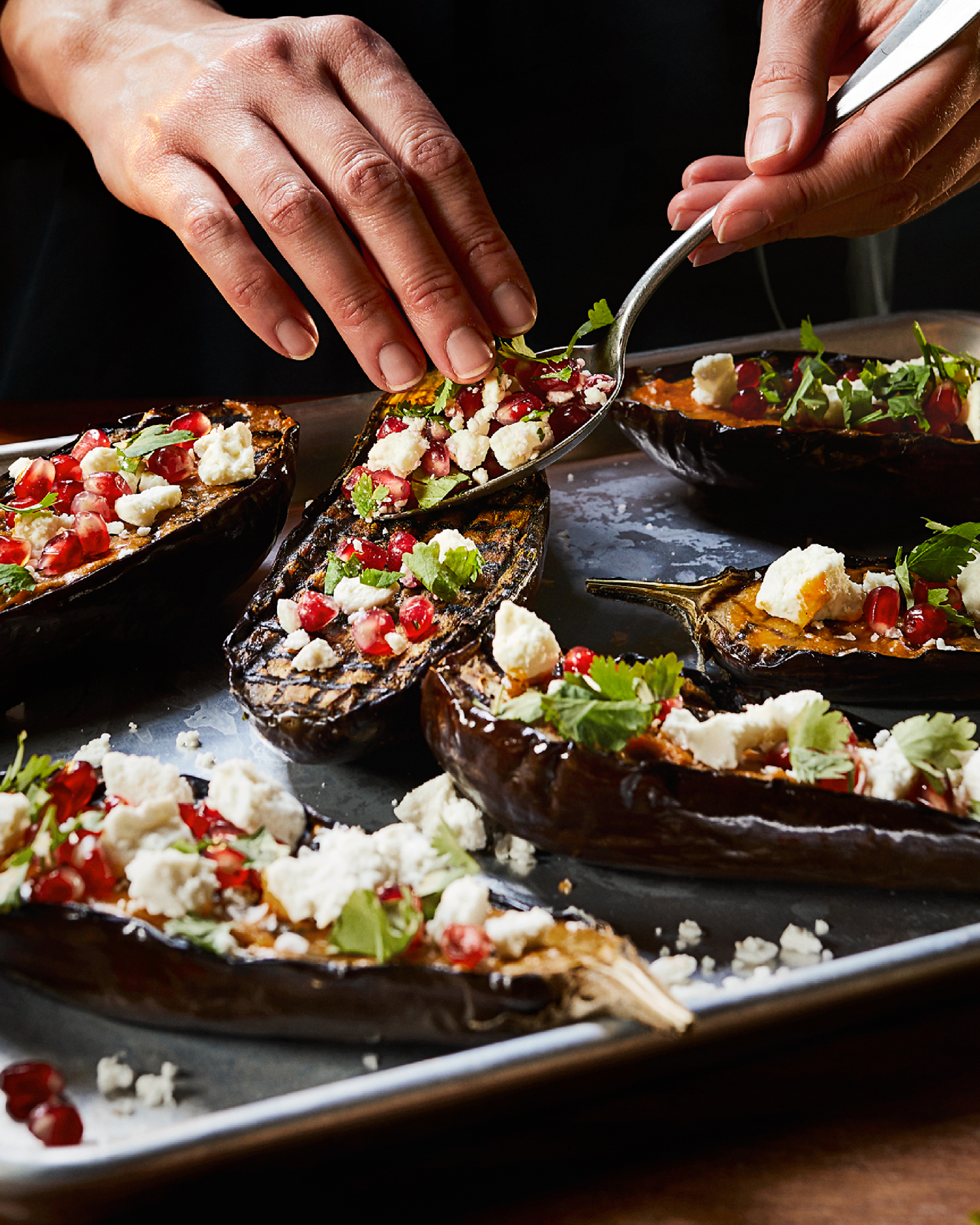 Melanzane al forno con feta e melograno Lurpak®