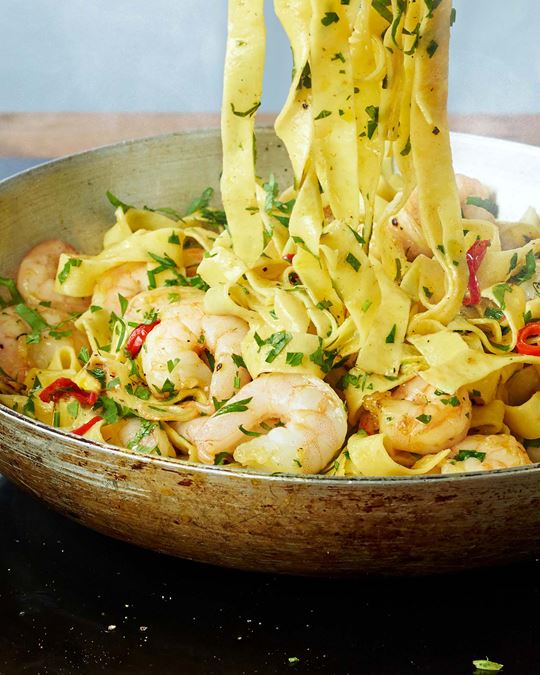 PAPPARDELLE PASTA WITH TIGER PRAWNS Lurpak®